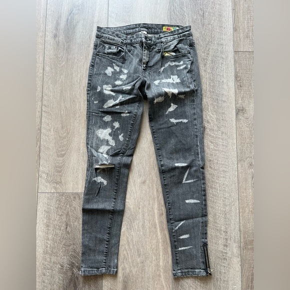 Blank NYC Denim - Blank NYC Bleach Embellished Zipper Skinny Jeans Size 27